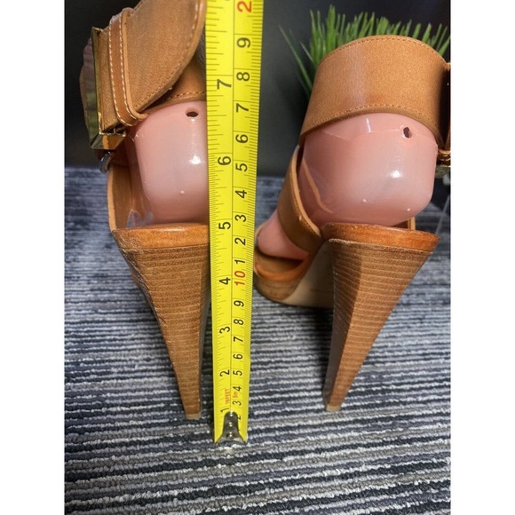 Balenciaga Women’s Sz 8 Brown Leather Ankle Strap/w Big Buckle 5” Heeled Sandal - Picture 6 of 12